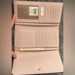 Michael Kors Wallet. (NWT)